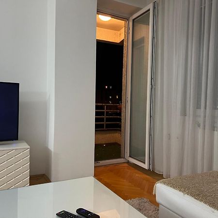 Karas Apartments Skopje Luaran gambar