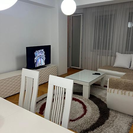 Karas Apartments Skopje Luaran gambar