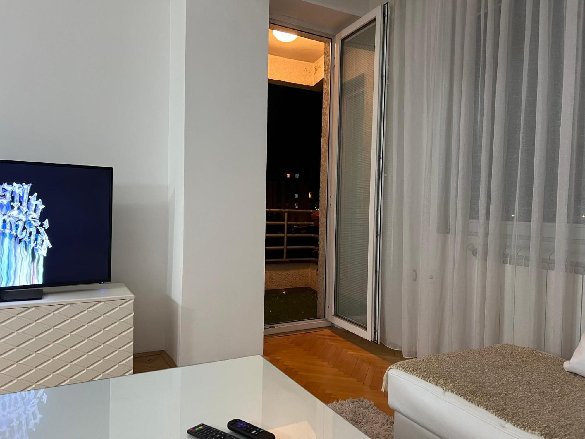 Karas Apartments Skopje Luaran gambar